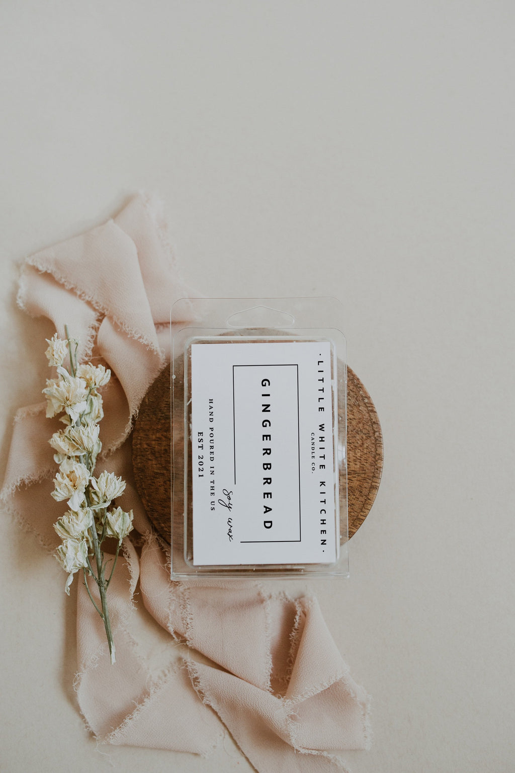 Gingerbread Scented Soy Candle, Wooden Wick, Festive Fragrance