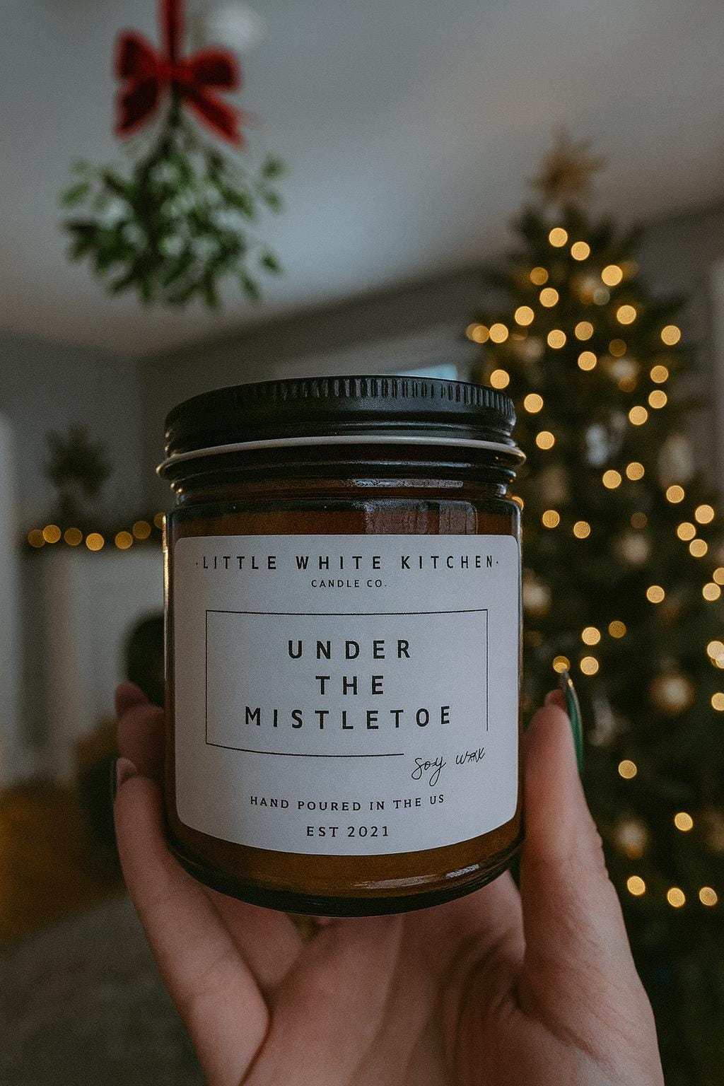 Under the Mistletoe Soy Candle | Woodwick, Winter Berries