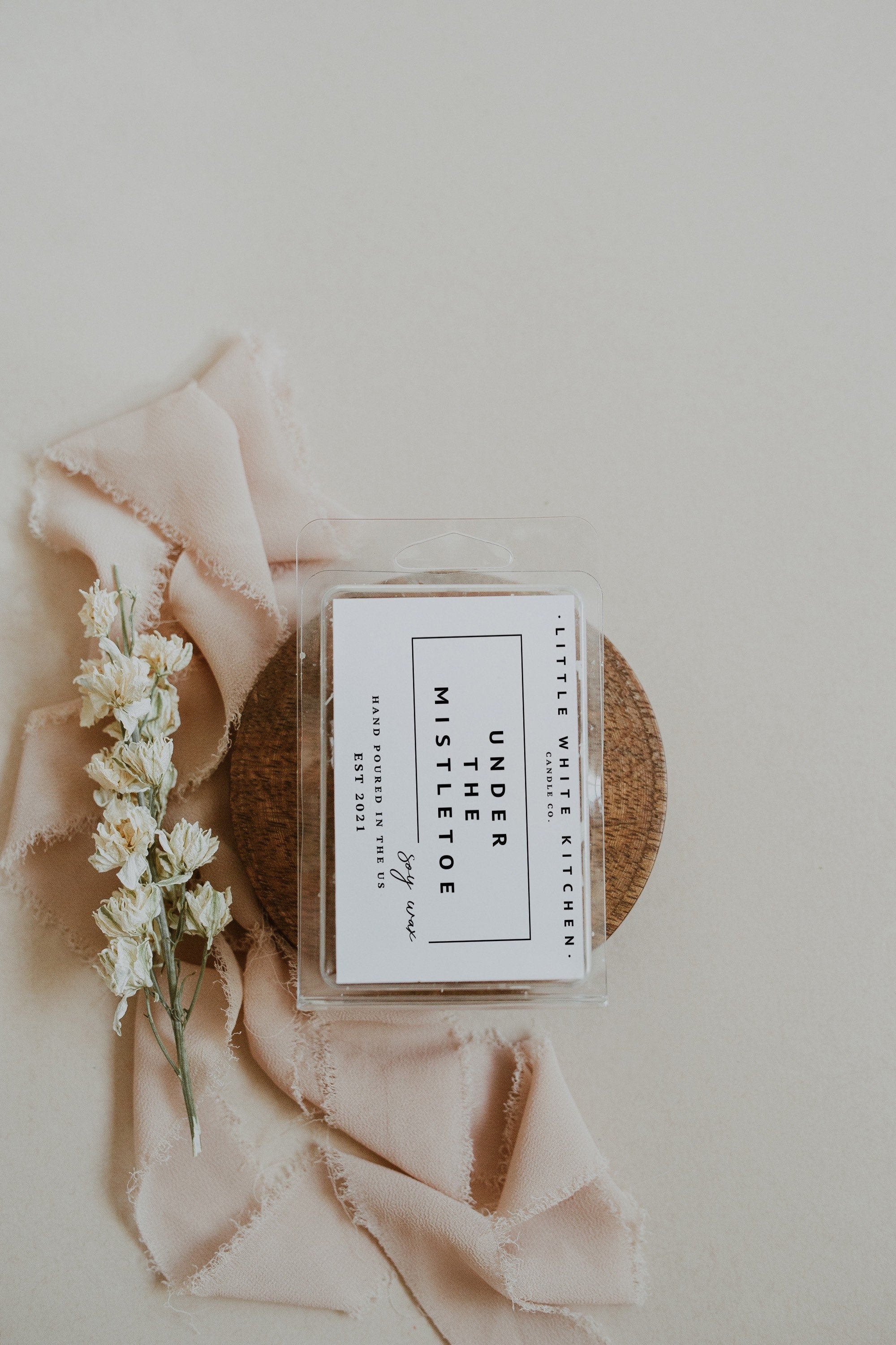 Under the Mistletoe Soy Candle | Woodwick, Winter Berries